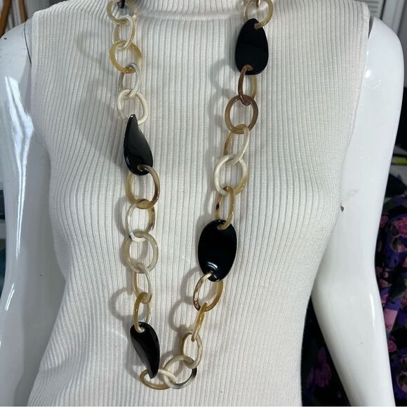 Black Enamell Faux‎ Ivory Chain Link Necklace - Picture 3 of 10